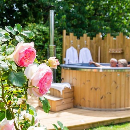 Cabane En Bois Avec Bain Nordique Asnieres-sur-Vegre Exterior foto