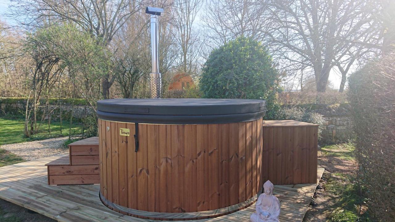 Cabane En Bois Avec Bain Nordique Asnieres-sur-Vegre Exterior foto